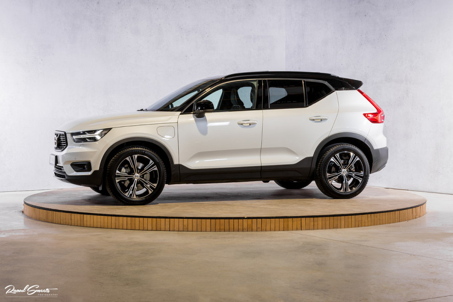 Volvo XC40 1.5 T5 Recharge R-Design | Adaptieve cruise | Panorama dak | Harman Kardon | Zwenkbare trekhaak | Volvo XC40 1.5 T5 Recharge R-Design | Adaptieve cruise | Panorama dak | Harman Kardon | Zwenkbare trekhaak |