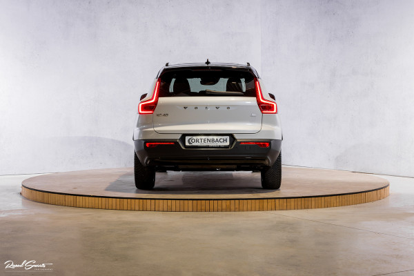 Volvo XC40 1.5 T5 Recharge R-Design | Adaptieve cruise | Panorama dak | Harman Kardon | Zwenkbare trekhaak | Volvo XC40 1.5 T5 Recharge R-Design | Adaptieve cruise | Panorama dak | Harman Kardon | Zwenkbare trekhaak |