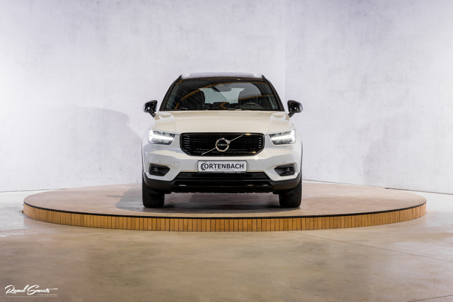 Volvo XC40 1.5 T5 Recharge R-Design | Adaptieve cruise | Panorama dak | Harman Kardon | Zwenkbare trekhaak | Volvo XC40 1.5 T5 Recharge R-Design | Adaptieve cruise | Panorama dak | Harman Kardon | Zwenkbare trekhaak |