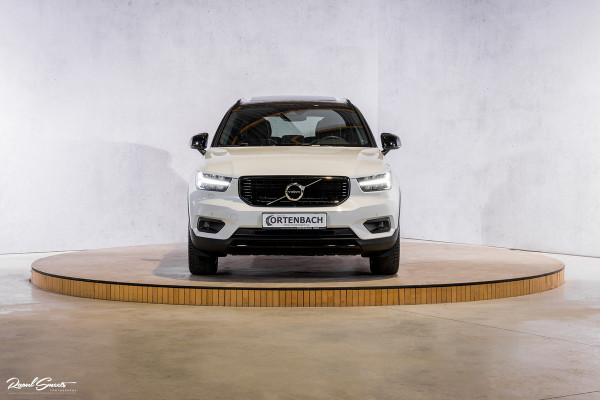 Volvo XC40 1.5 T5 Recharge R-Design | Adaptieve cruise | Panorama dak | Harman Kardon | Zwenkbare trekhaak | Volvo XC40 1.5 T5 Recharge R-Design | Adaptieve cruise | Panorama dak | Harman Kardon | Zwenkbare trekhaak |