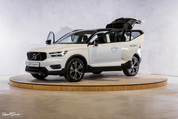 Volvo XC40 1.5 T5 Recharge R-Design | Adaptieve cruise | Panorama dak | Harman Kardon | Zwenkbare trekhaak | Volvo XC40 1.5 T5 Recharge R-Design | Adaptieve cruise | Panorama dak | Harman Kardon | Zwenkbare trekhaak |