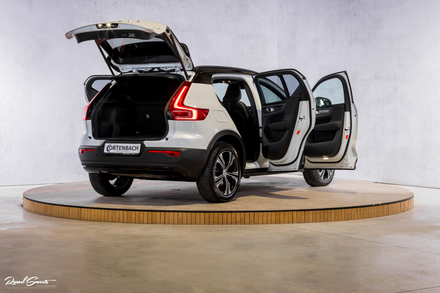 Volvo XC40 1.5 T5 Recharge R-Design | Adaptieve cruise | Panorama dak | Harman Kardon | Zwenkbare trekhaak | Volvo XC40 1.5 T5 Recharge R-Design | Adaptieve cruise | Panorama dak | Harman Kardon | Zwenkbare trekhaak |