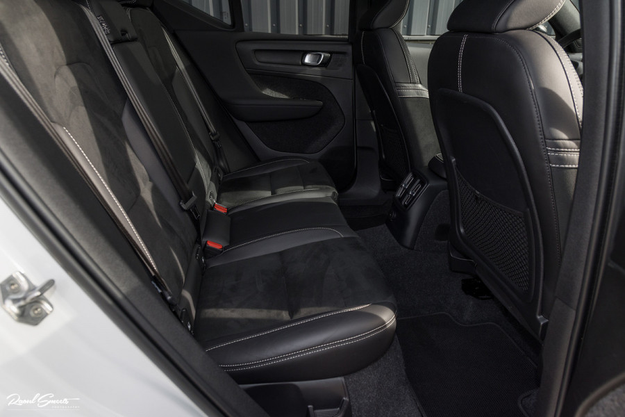 Volvo XC40 1.5 T5 Recharge R-Design | Adaptieve cruise | Panorama dak | Harman Kardon | Zwenkbare trekhaak | Volvo XC40 1.5 T5 Recharge R-Design | Adaptieve cruise | Panorama dak | Harman Kardon | Zwenkbare trekhaak |