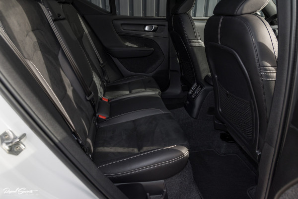 Volvo XC40 1.5 T5 Recharge R-Design | Adaptieve cruise | Panorama dak | Harman Kardon | Zwenkbare trekhaak | Volvo XC40 1.5 T5 Recharge R-Design | Adaptieve cruise | Panorama dak | Harman Kardon | Zwenkbare trekhaak |