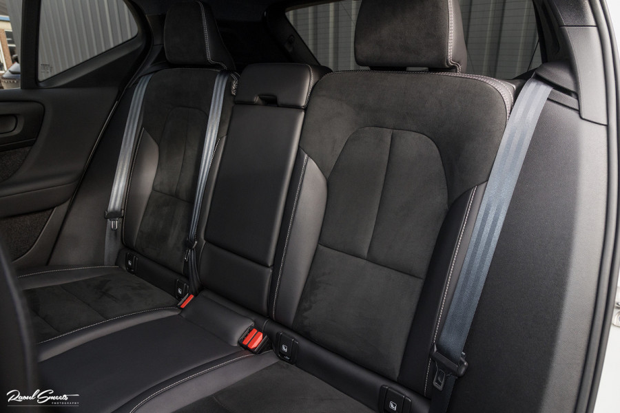 Volvo XC40 1.5 T5 Recharge R-Design | Adaptieve cruise | Panorama dak | Harman Kardon | Zwenkbare trekhaak | Volvo XC40 1.5 T5 Recharge R-Design | Adaptieve cruise | Panorama dak | Harman Kardon | Zwenkbare trekhaak |