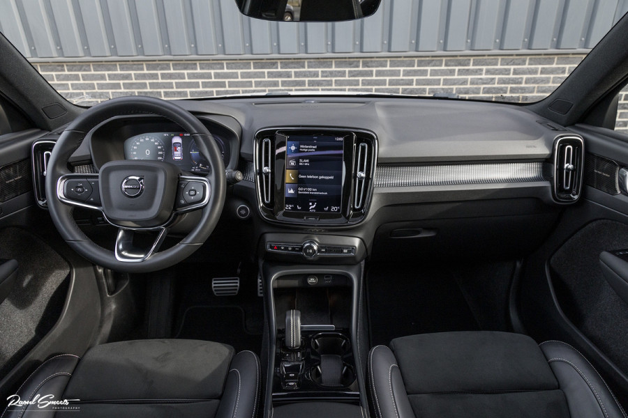 Volvo XC40 1.5 T5 Recharge R-Design | Adaptieve cruise | Panorama dak | Harman Kardon | Zwenkbare trekhaak | Volvo XC40 1.5 T5 Recharge R-Design | Adaptieve cruise | Panorama dak | Harman Kardon | Zwenkbare trekhaak |