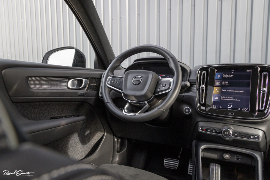 Volvo XC40 1.5 T5 Recharge R-Design | Adaptieve cruise | Panorama dak | Harman Kardon | Zwenkbare trekhaak | Volvo XC40 1.5 T5 Recharge R-Design | Adaptieve cruise | Panorama dak | Harman Kardon | Zwenkbare trekhaak |