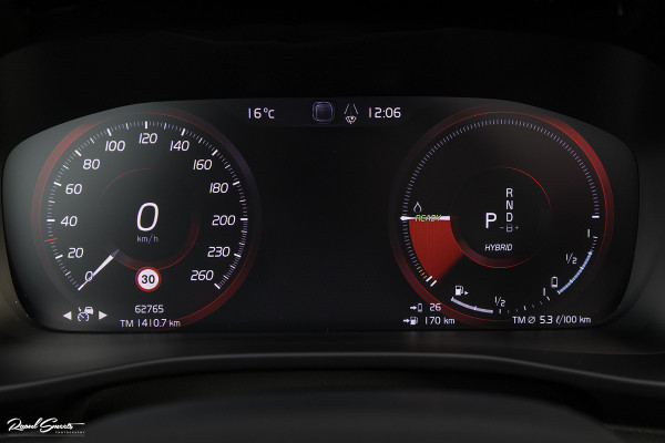 Volvo XC40 1.5 T5 Recharge R-Design | Adaptieve cruise | Panorama dak | Harman Kardon | Zwenkbare trekhaak | Volvo XC40 1.5 T5 Recharge R-Design | Adaptieve cruise | Panorama dak | Harman Kardon | Zwenkbare trekhaak |