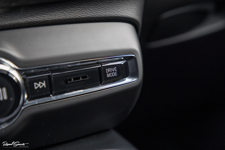 Volvo XC40 1.5 T5 Recharge R-Design | Adaptieve cruise | Panorama dak | Harman Kardon | Zwenkbare trekhaak | Volvo XC40 1.5 T5 Recharge R-Design | Adaptieve cruise | Panorama dak | Harman Kardon | Zwenkbare trekhaak |