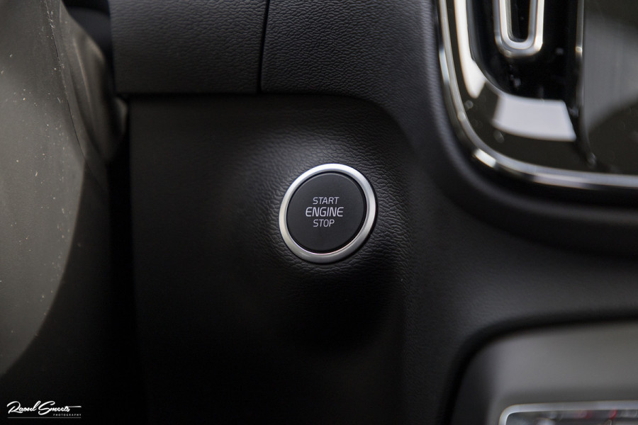 Volvo XC40 1.5 T5 Recharge R-Design | Adaptieve cruise | Panorama dak | Harman Kardon | Zwenkbare trekhaak | Volvo XC40 1.5 T5 Recharge R-Design | Adaptieve cruise | Panorama dak | Harman Kardon | Zwenkbare trekhaak |