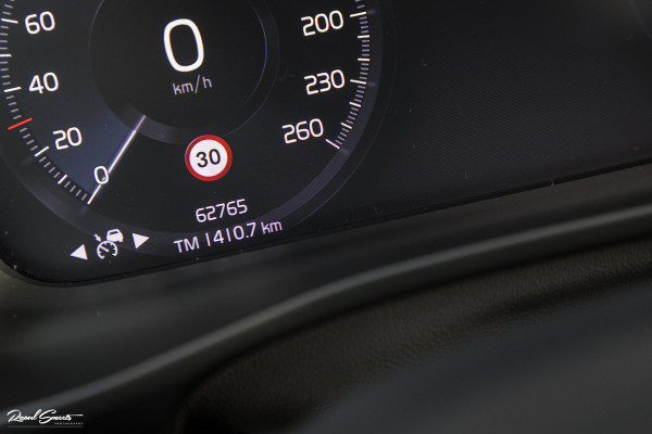 Volvo XC40 1.5 T5 Recharge R-Design | Adaptieve cruise | Panorama dak | Harman Kardon | Zwenkbare trekhaak | Volvo XC40 1.5 T5 Recharge R-Design | Adaptieve cruise | Panorama dak | Harman Kardon | Zwenkbare trekhaak |