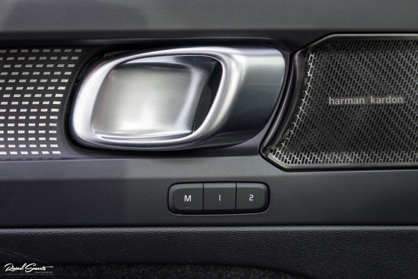 Volvo XC40 1.5 T5 Recharge R-Design | Adaptieve cruise | Panorama dak | Harman Kardon | Zwenkbare trekhaak | Volvo XC40 1.5 T5 Recharge R-Design | Adaptieve cruise | Panorama dak | Harman Kardon | Zwenkbare trekhaak |