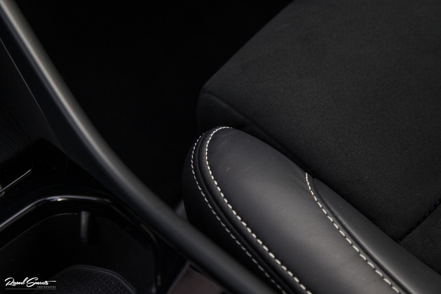 Volvo XC40 1.5 T5 Recharge R-Design | Adaptieve cruise | Panorama dak | Harman Kardon | Zwenkbare trekhaak | Volvo XC40 1.5 T5 Recharge R-Design | Adaptieve cruise | Panorama dak | Harman Kardon | Zwenkbare trekhaak |