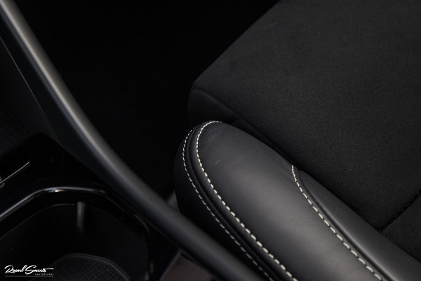 Volvo XC40 1.5 T5 Recharge R-Design | Adaptieve cruise | Panorama dak | Harman Kardon | Zwenkbare trekhaak | Volvo XC40 1.5 T5 Recharge R-Design | Adaptieve cruise | Panorama dak | Harman Kardon | Zwenkbare trekhaak |