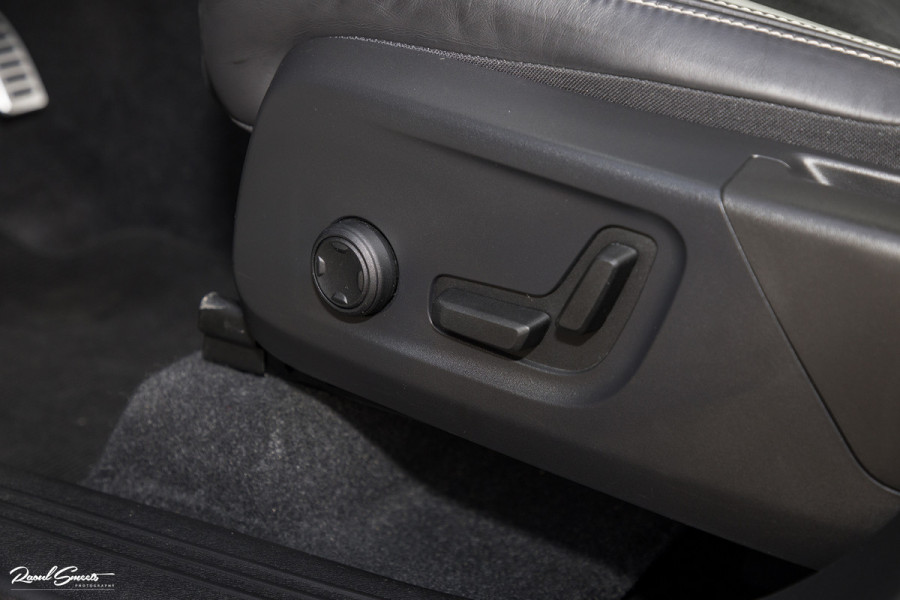 Volvo XC40 1.5 T5 Recharge R-Design | Adaptieve cruise | Panorama dak | Harman Kardon | Zwenkbare trekhaak | Volvo XC40 1.5 T5 Recharge R-Design | Adaptieve cruise | Panorama dak | Harman Kardon | Zwenkbare trekhaak |