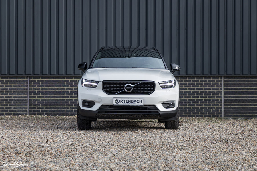Volvo XC40 1.5 T5 Recharge R-Design | Adaptieve cruise | Panorama dak | Harman Kardon | Zwenkbare trekhaak | Volvo XC40 1.5 T5 Recharge R-Design | Adaptieve cruise | Panorama dak | Harman Kardon | Zwenkbare trekhaak |
