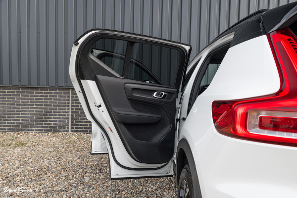 Volvo XC40 1.5 T5 Recharge R-Design | Adaptieve cruise | Panorama dak | Harman Kardon | Zwenkbare trekhaak | Volvo XC40 1.5 T5 Recharge R-Design | Adaptieve cruise | Panorama dak | Harman Kardon | Zwenkbare trekhaak |