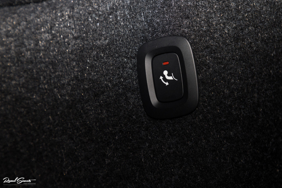 Volvo XC40 1.5 T5 Recharge R-Design | Adaptieve cruise | Panorama dak | Harman Kardon | Zwenkbare trekhaak | Volvo XC40 1.5 T5 Recharge R-Design | Adaptieve cruise | Panorama dak | Harman Kardon | Zwenkbare trekhaak |