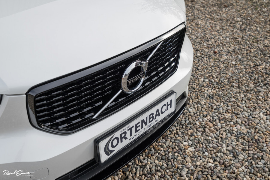 Volvo XC40 1.5 T5 Recharge R-Design | Adaptieve cruise | Panorama dak | Harman Kardon | Zwenkbare trekhaak | Volvo XC40 1.5 T5 Recharge R-Design | Adaptieve cruise | Panorama dak | Harman Kardon | Zwenkbare trekhaak |