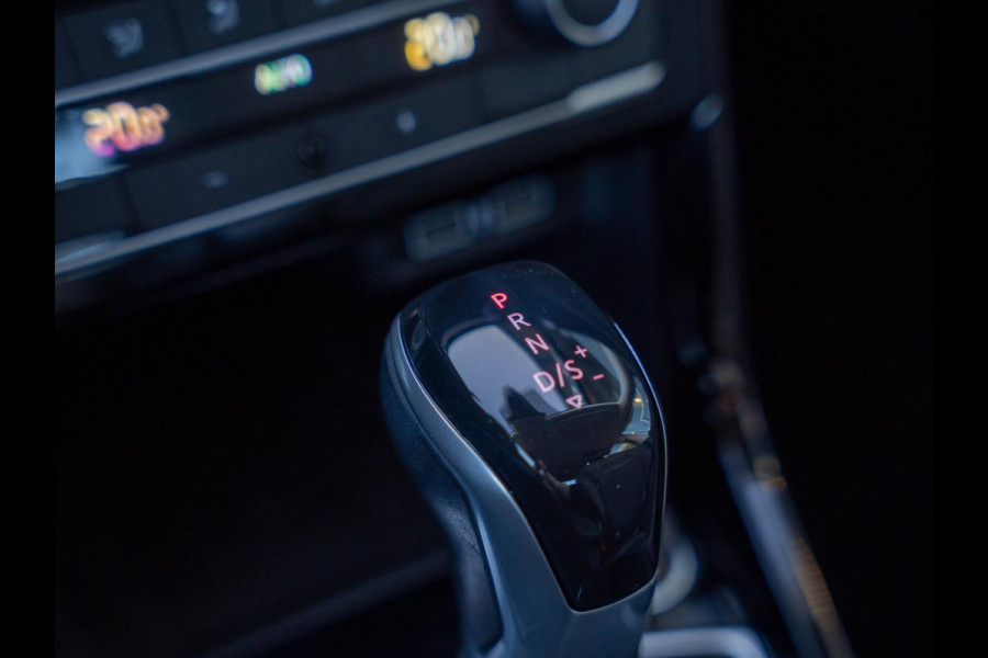 Volkswagen T-Cross 1.0 TSI Style / Camera / ACC / Carplay / Navi / DAB+