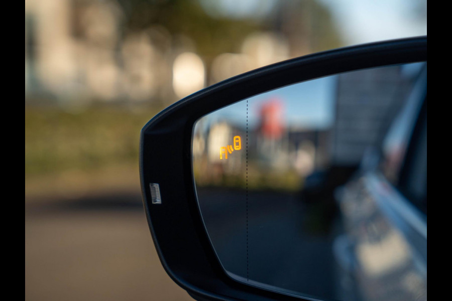 Volkswagen T-Cross 1.0 TSI Style / Camera / ACC / Carplay / Navi / DAB+