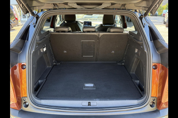 Peugeot 3008 1.2 PureTech GT Line | ZUID | 130pk | Trekhaak | Achteruitrijcamera | 18 inch | Navigatie | Virtuele Cockpit Peugeot 3008 1.2 PureTech GT Line | ZUID | 130pk | Trekhaak | Achteruitrijcamera | 18 inch | Navigatie | Virtuele Cockpit