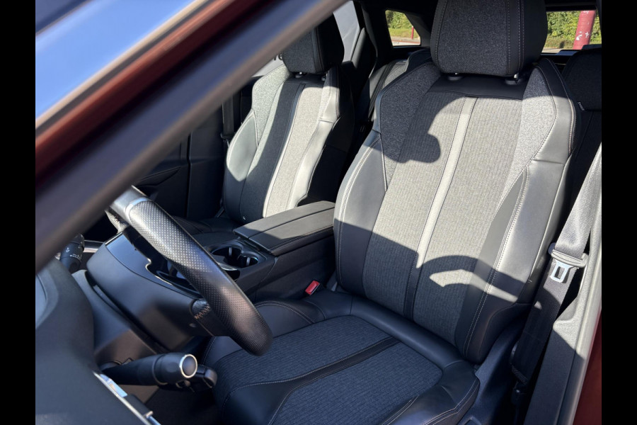 Peugeot 3008 1.2 PureTech GT Line | ZUID | 130pk | Trekhaak | Achteruitrijcamera | 18 inch | Navigatie | Virtuele Cockpit Peugeot 3008 1.2 PureTech GT Line | ZUID | 130pk | Trekhaak | Achteruitrijcamera | 18 inch | Navigatie | Virtuele Cockpit
