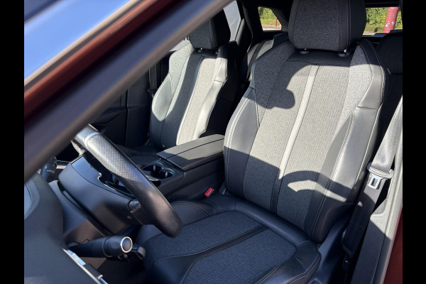 Peugeot 3008 1.2 PureTech GT Line | ZUID | 130pk | Trekhaak | Achteruitrijcamera | 18 inch | Navigatie | Virtuele Cockpit Peugeot 3008 1.2 PureTech GT Line | ZUID | 130pk | Trekhaak | Achteruitrijcamera | 18 inch | Navigatie | Virtuele Cockpit