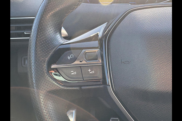 Peugeot 3008 1.2 PureTech GT Line | ZUID | 130pk | Trekhaak | Achteruitrijcamera | 18 inch | Navigatie | Virtuele Cockpit Peugeot 3008 1.2 PureTech GT Line | ZUID | 130pk | Trekhaak | Achteruitrijcamera | 18 inch | Navigatie | Virtuele Cockpit