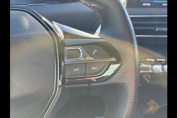 Peugeot 3008 1.2 PureTech GT Line | ZUID | 130pk | Trekhaak | Achteruitrijcamera | 18 inch | Navigatie | Virtuele Cockpit Peugeot 3008 1.2 PureTech GT Line | ZUID | 130pk | Trekhaak | Achteruitrijcamera | 18 inch | Navigatie | Virtuele Cockpit