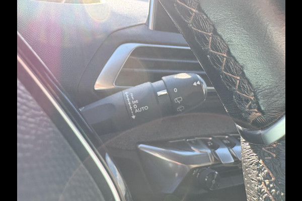 Peugeot 3008 1.2 PureTech GT Line | ZUID | 130pk | Trekhaak | Achteruitrijcamera | 18 inch | Navigatie | Virtuele Cockpit Peugeot 3008 1.2 PureTech GT Line | ZUID | 130pk | Trekhaak | Achteruitrijcamera | 18 inch | Navigatie | Virtuele Cockpit