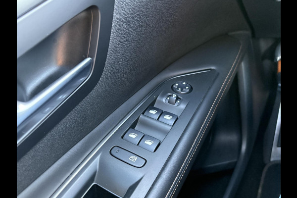 Peugeot 3008 1.2 PureTech GT Line | ZUID | 130pk | Trekhaak | Achteruitrijcamera | 18 inch | Navigatie | Virtuele Cockpit Peugeot 3008 1.2 PureTech GT Line | ZUID | 130pk | Trekhaak | Achteruitrijcamera | 18 inch | Navigatie | Virtuele Cockpit