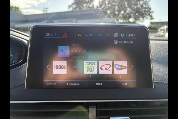 Peugeot 3008 1.2 PureTech GT Line | ZUID | 130pk | Trekhaak | Achteruitrijcamera | 18 inch | Navigatie | Virtuele Cockpit Peugeot 3008 1.2 PureTech GT Line | ZUID | 130pk | Trekhaak | Achteruitrijcamera | 18 inch | Navigatie | Virtuele Cockpit