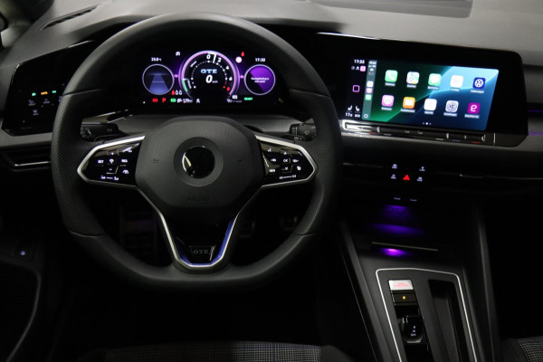 Volkswagen Golf 1.4 eHybrid GTE /PANO/IQLIGHT/CAM/CARPLAY/ACC/LANE ASSIST/VOL