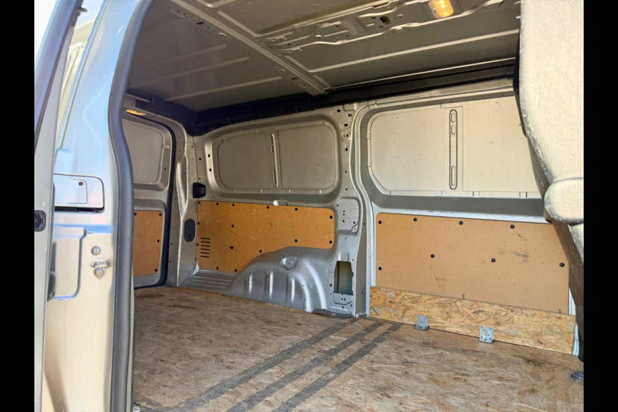 Peugeot Expert 231L 2.0 BlueHDI automaat 180pk Premium Pack, CarPlay, Xenon Peugeot Expert 231L 2.0 BlueHDI automaat 180pk Premium Pack, CarPlay, Xenon