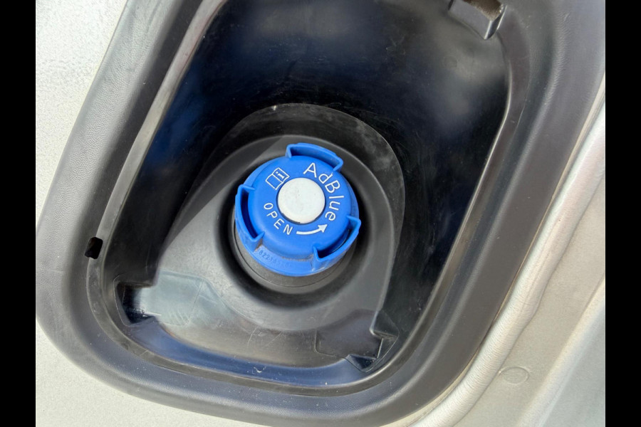 Peugeot Expert 231L 2.0 BlueHDI automaat 180pk Premium Pack, CarPlay, Xenon Peugeot Expert 231L 2.0 BlueHDI automaat 180pk Premium Pack, CarPlay, Xenon