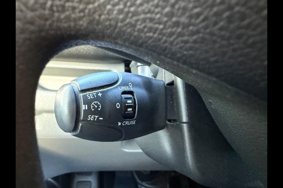 Peugeot Expert 231L 2.0 BlueHDI automaat 180pk Premium Pack, CarPlay, Xenon Peugeot Expert 231L 2.0 BlueHDI automaat 180pk Premium Pack, CarPlay, Xenon