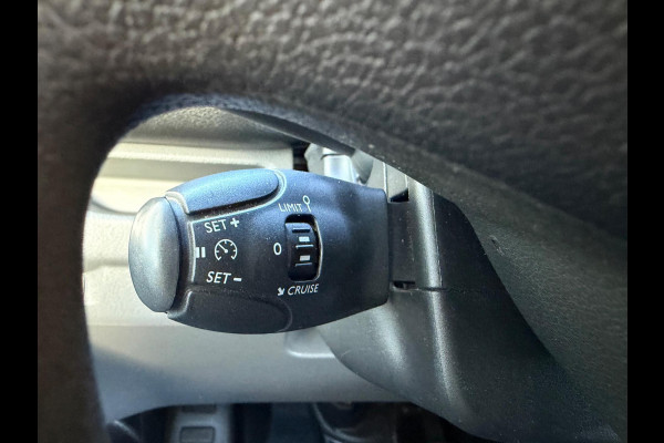 Peugeot Expert 231L 2.0 BlueHDI automaat 180pk Premium Pack, CarPlay, Xenon Peugeot Expert 231L 2.0 BlueHDI automaat 180pk Premium Pack, CarPlay, Xenon