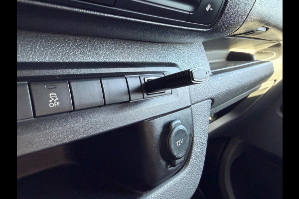 Peugeot Expert 231L 2.0 BlueHDI automaat 180pk Premium Pack, CarPlay, Xenon Peugeot Expert 231L 2.0 BlueHDI automaat 180pk Premium Pack, CarPlay, Xenon