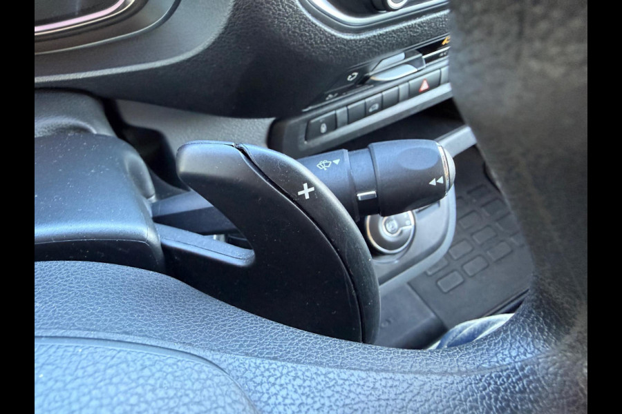 Peugeot Expert 231L 2.0 BlueHDI automaat 180pk Premium Pack, CarPlay, Xenon Peugeot Expert 231L 2.0 BlueHDI automaat 180pk Premium Pack, CarPlay, Xenon