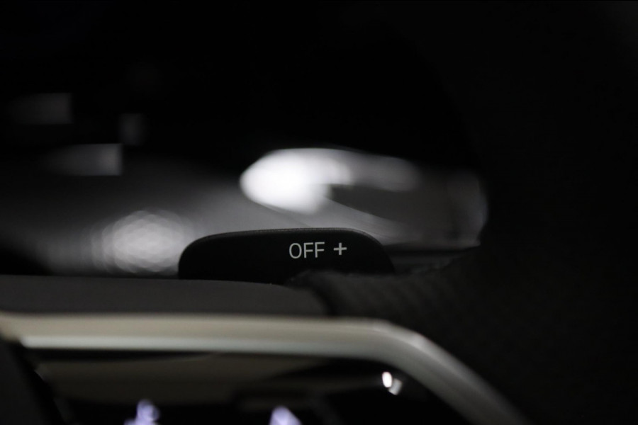 Volkswagen Golf 1.4 eHybrid GTE /PANO/IQLIGHT/CAM/CARPLAY/ACC/LANE ASSIST/VOL