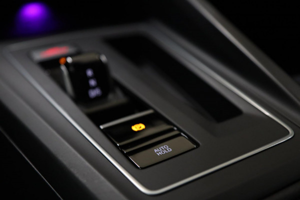 Volkswagen Golf 1.4 eHybrid GTE /PANO/IQLIGHT/CAM/CARPLAY/ACC/LANE ASSIST/VOL