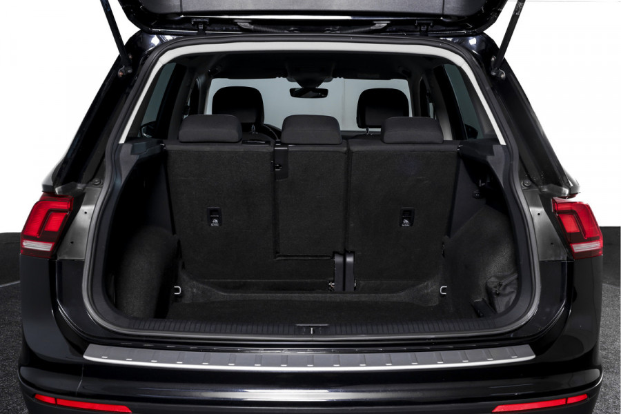 Volkswagen Tiguan 1.4 TSI Comfortline 125 PK | Elek. Trekhaak | Cruise | PDC | NAV | ECC | LM 20" | Volkswagen Tiguan 1.4 TSI Comfortline 125 PK | Elek. Trekhaak | Cruise | PDC | NAV | ECC | LM 20" |