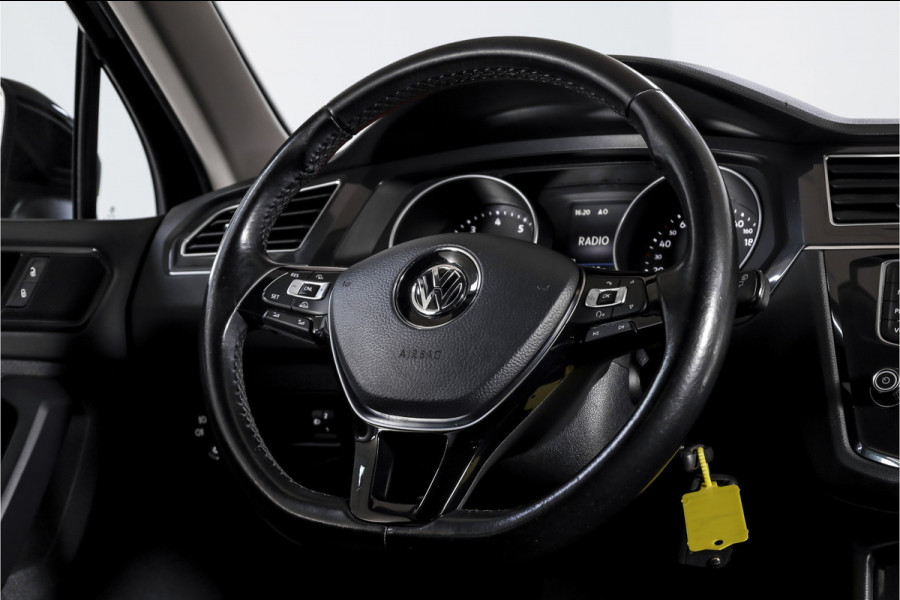 Volkswagen Tiguan 1.4 TSI Comfortline 125 PK | Elek. Trekhaak | Cruise | PDC | NAV | ECC | LM 20" | Volkswagen Tiguan 1.4 TSI Comfortline 125 PK | Elek. Trekhaak | Cruise | PDC | NAV | ECC | LM 20" |