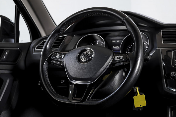 Volkswagen Tiguan 1.4 TSI Comfortline 125 PK | Elek. Trekhaak | Cruise | PDC | NAV | ECC | LM 20" | Volkswagen Tiguan 1.4 TSI Comfortline 125 PK | Elek. Trekhaak | Cruise | PDC | NAV | ECC | LM 20" |