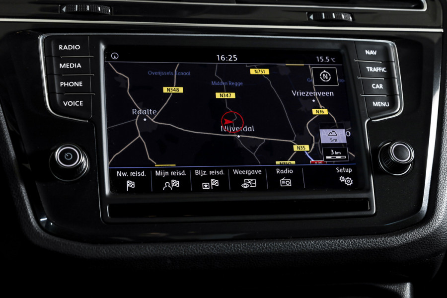 Volkswagen Tiguan 1.4 TSI Comfortline 125 PK | Elek. Trekhaak | Cruise | PDC | NAV | ECC | LM 20" | Volkswagen Tiguan 1.4 TSI Comfortline 125 PK | Elek. Trekhaak | Cruise | PDC | NAV | ECC | LM 20" |