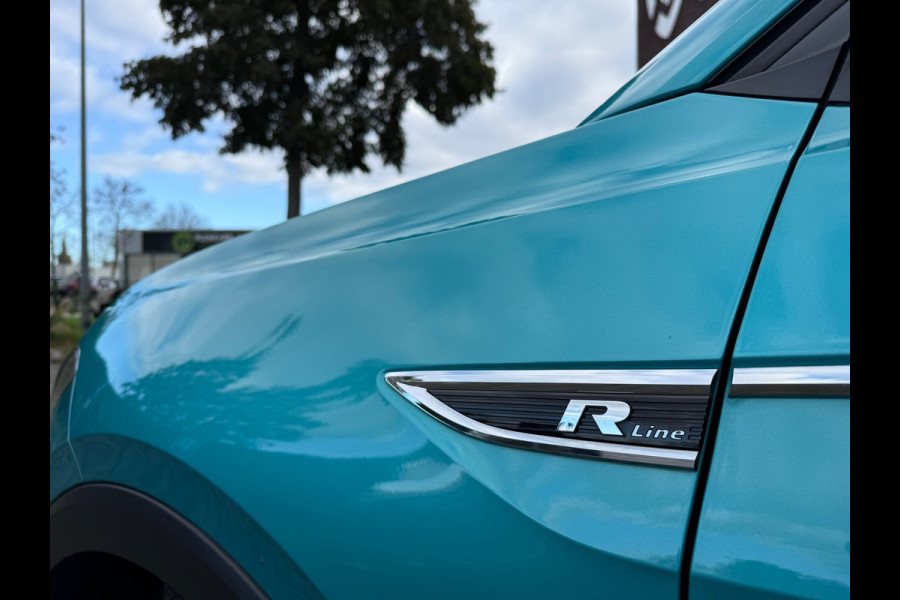 Volkswagen T-Cross 1.0 TSI 116pk Style R Line - Automaat - Navi - Winterpakket - Parkeerhulp Volkswagen T-Cross 1.0 TSI 116pk Style R Line - Automaat - Navi - Winterpakket - Parkeerhulp