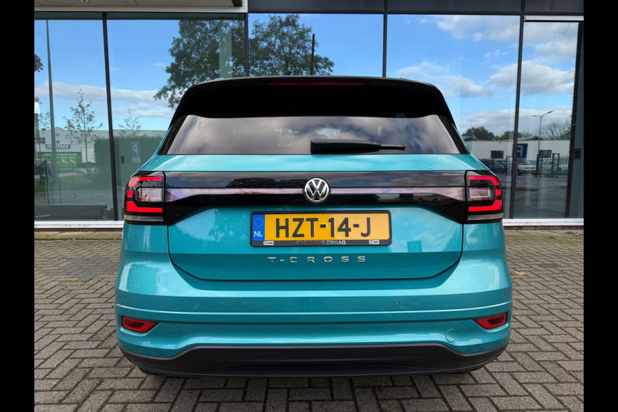 Volkswagen T-Cross 1.0 TSI 116pk Style R Line - Automaat - Navi - Winterpakket - Parkeerhulp Volkswagen T-Cross 1.0 TSI 116pk Style R Line - Automaat - Navi - Winterpakket - Parkeerhulp
