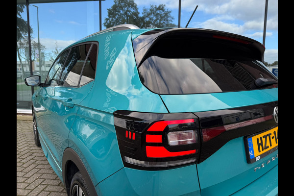 Volkswagen T-Cross 1.0 TSI 116pk Style R Line - Automaat - Navi - Winterpakket - Parkeerhulp Volkswagen T-Cross 1.0 TSI 116pk Style R Line - Automaat - Navi - Winterpakket - Parkeerhulp