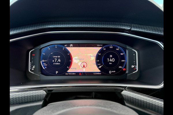 Volkswagen T-Cross 1.0 TSI 116pk Style R Line - Automaat - Navi - Winterpakket - Parkeerhulp Volkswagen T-Cross 1.0 TSI 116pk Style R Line - Automaat - Navi - Winterpakket - Parkeerhulp